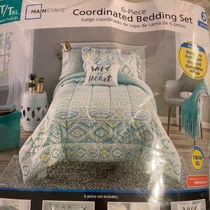 Twin XL Bedding Set